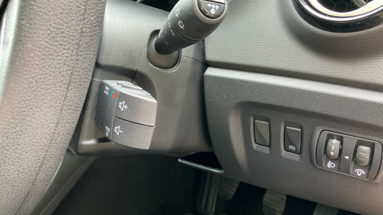 Renault Captur 0.9 TCE 90 Play 5dr Petrol Hatchback